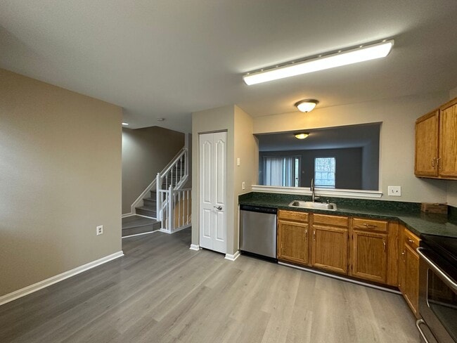 Building Photo - Charming 3 Bedroom/2.5 Bathroom Townhome with Attached Garage in Reisterstown, MD!