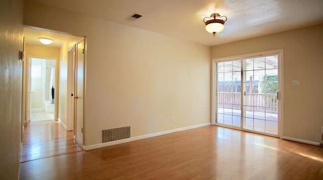 Building Photo - 4732 Manitoba Dr