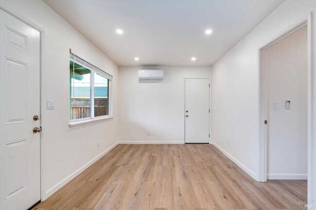 Building Photo - 310 Boyce St