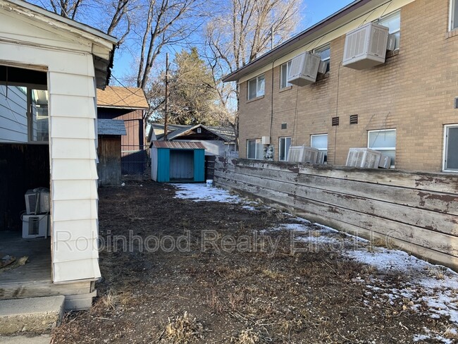 Building Photo - 533 8th St