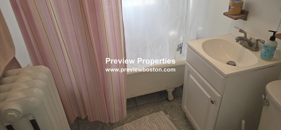 Building Photo - 37 Brooksdale Rd