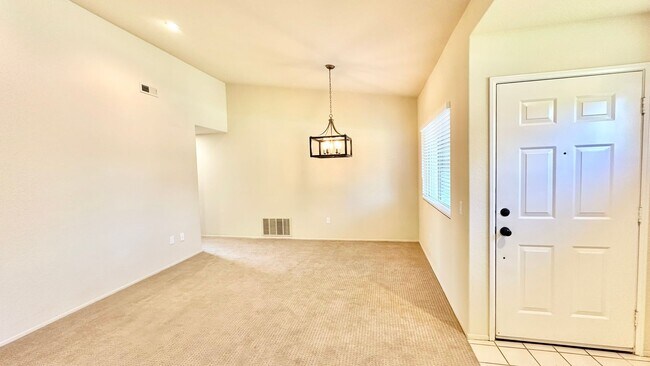 Building Photo - Lovely Single Story Home in Quiet Neighbor...