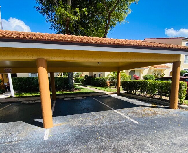 Building Photo - 107 Yacht Club Way