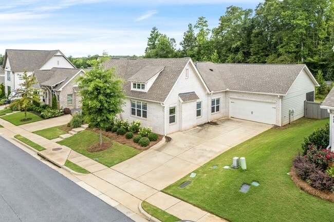Building Photo - 826 Clear Spring Dr