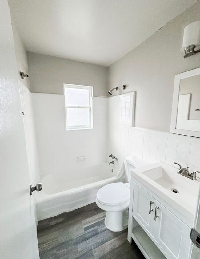 Building Photo - Second-Floor 2-Bedroom Premium Apartment | 850 SF