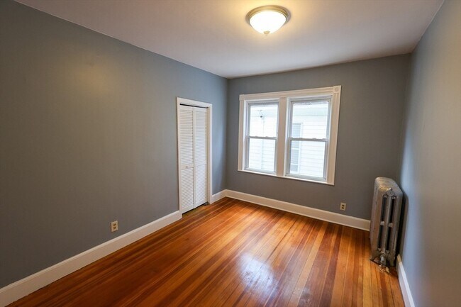 Building Photo - 7 Gayland St