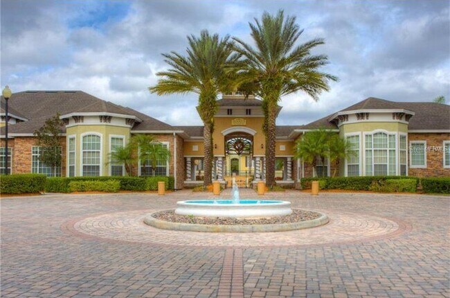 Building Photo - 10111 Courtney Palms Blvd