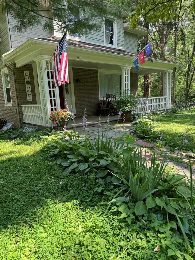 Building Photo - Riverfront home in a quiet spot, 3 acres, ...