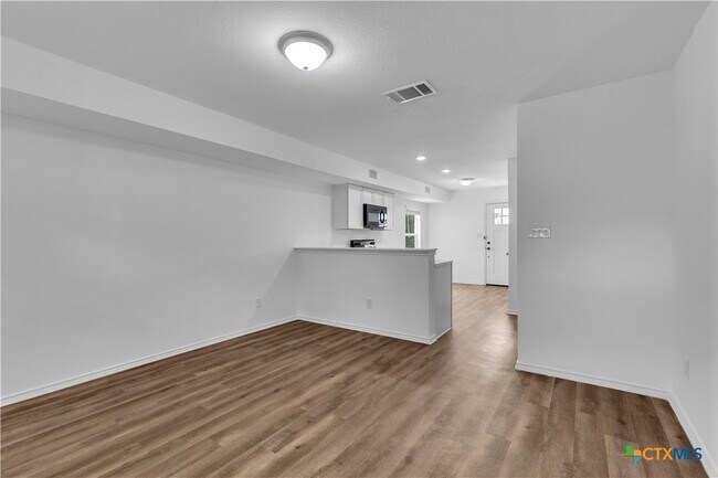 Building Photo - 350 Debus Dr