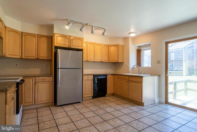 Building Photo - 506 St Albans Ct