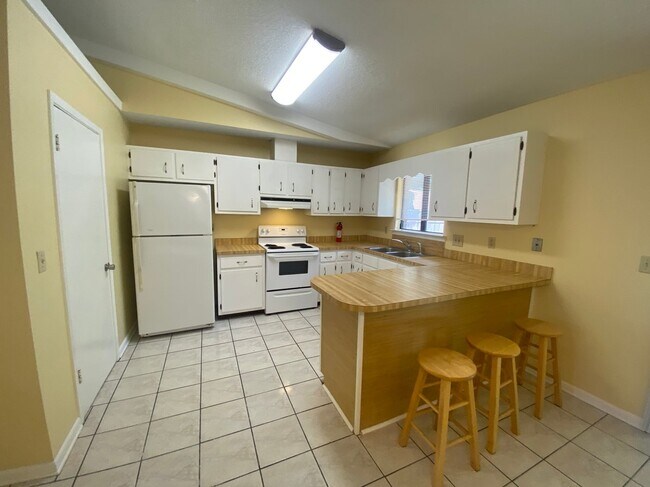 Building Photo - 3235 Auburn Pkwy
