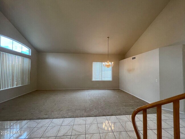 Building Photo - 7140 E Medina Ave