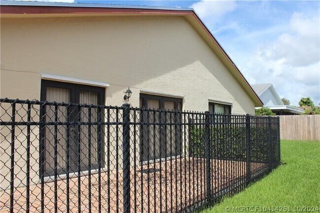 Building Photo - 7480 NW 37th Ct