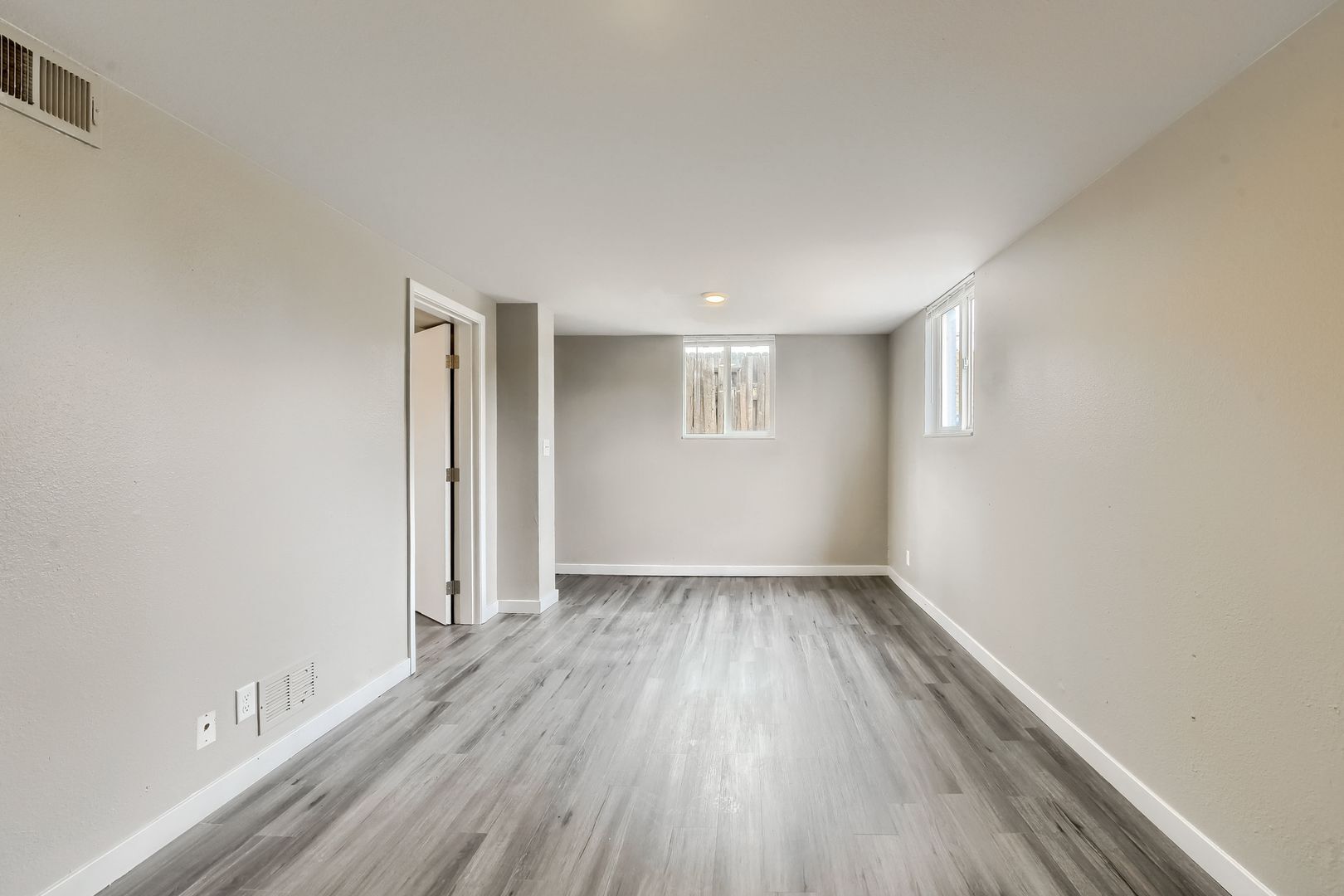 Building Photo - 6045 W Byers Pl