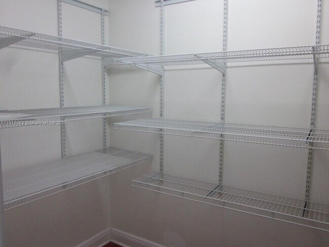 Building Photo - 2920 Catalina St