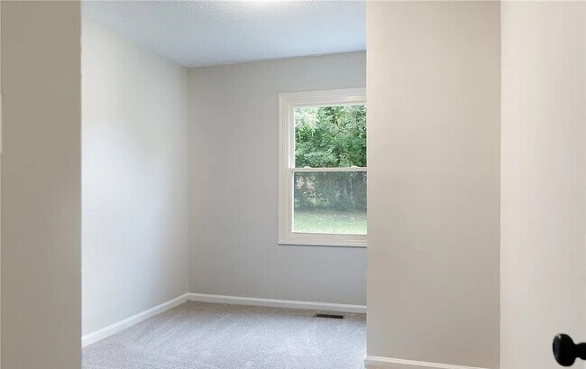 Building Photo - 415 Atwell Dr
