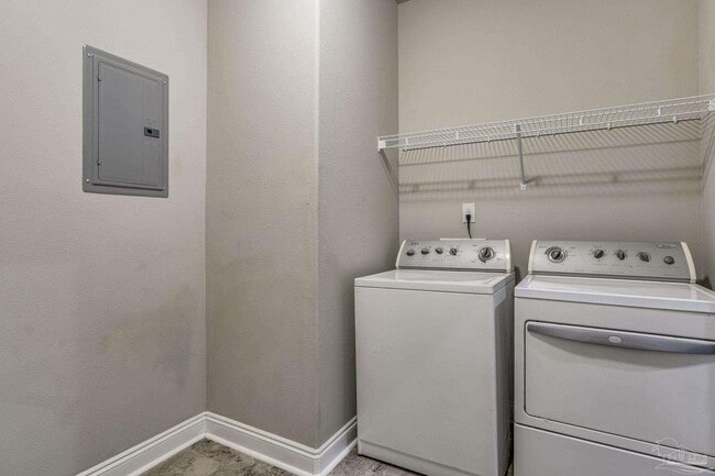 Building Photo - 8543 Laredo St