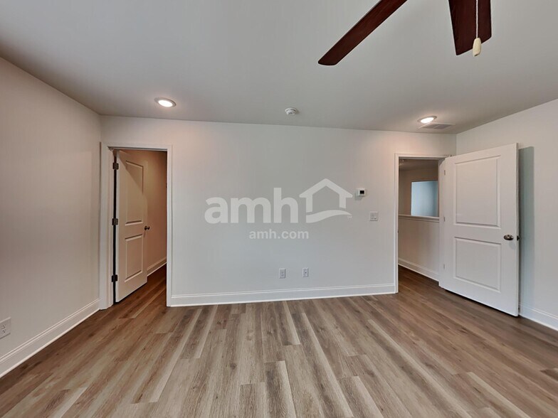 Building Photo - 1394 Soapstone Rd