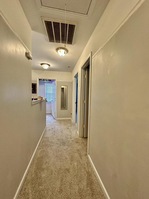 Building Photo - 1913 Thorn Crest Dr