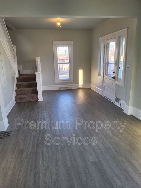 Building Photo - 502 Blackhawk Blvd