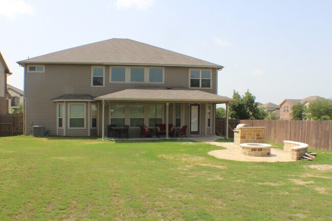 Building Photo - Beautiful spacious rental with fabulous up...