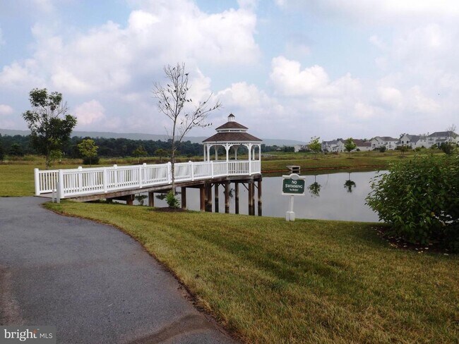 Building Photo - 437 Hillsdale Pl