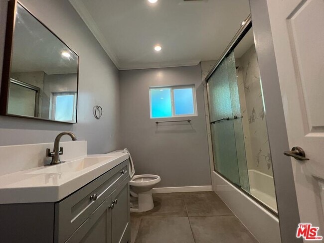 Building Photo - 11243 Lull St