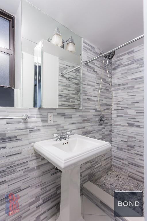Building Photo - 309 W 97th St
