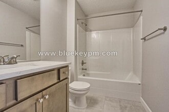 Building Photo - 3 Bed,2.5 Bath Townhome at the Landing At ...