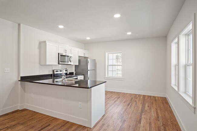 Building Photo - Graham Apartments