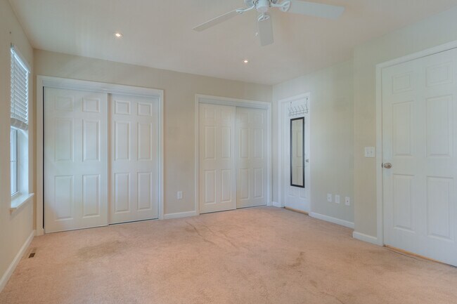 Building Photo - 846 Patrick Henry Dr