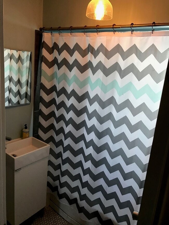 Building Photo - 2320 5th St NE