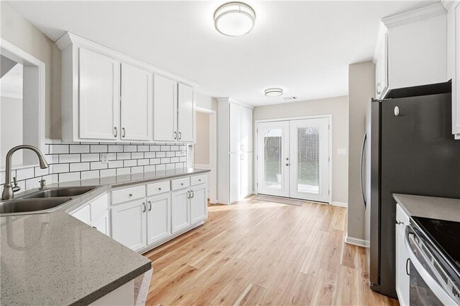 Building Photo - 2335 Winthrope Way Dr