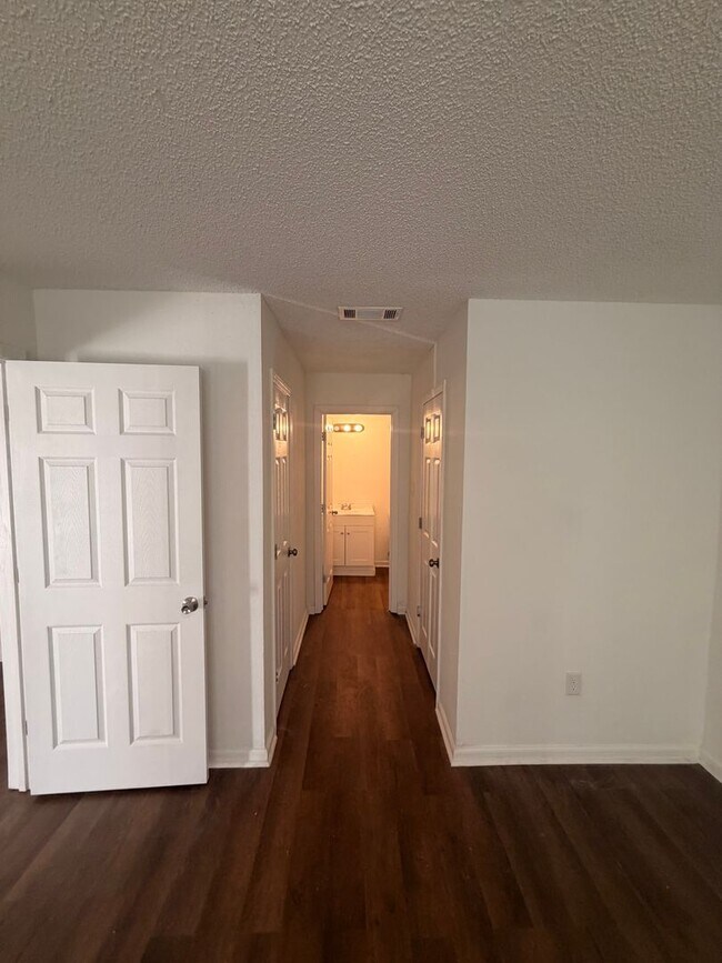 Building Photo - 109 Limoges St