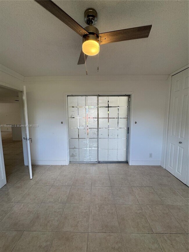 Building Photo - 5122 SW 92nd Terrace