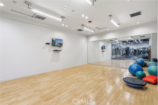 Building Photo - 133 The Promenade N