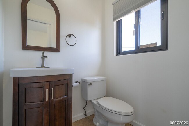 Building Photo - $3650.00 | 2bd/2.5ba Single Family Home in Halawa Heights