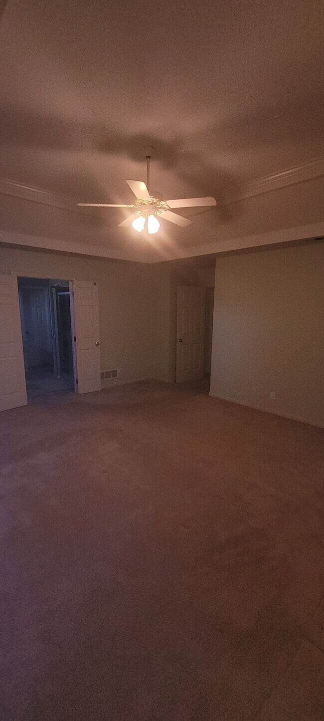 Building Photo - Fruitfully ready for your move in!