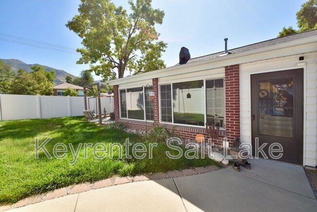 Building Photo - 2689 E Barbey Dr