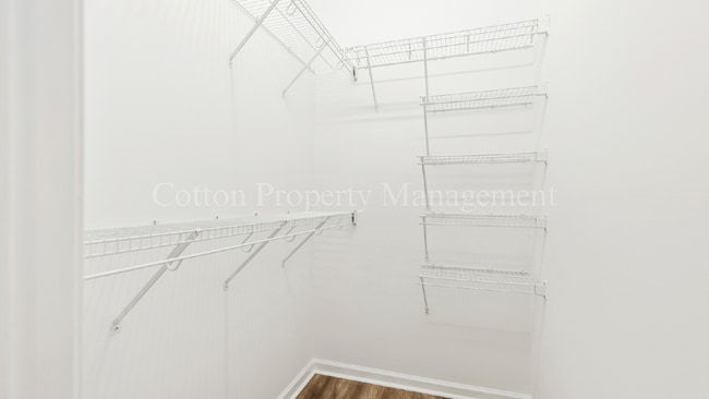 Building Photo - 1010 Winterberry Cir