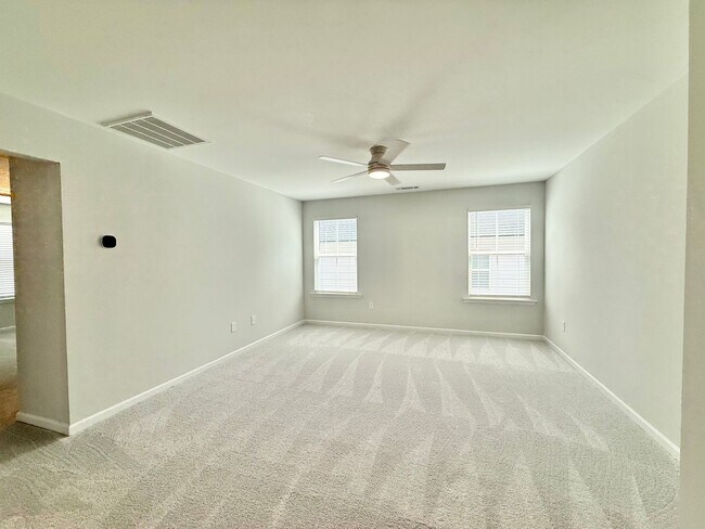 Building Photo - Stunning New 5BD, 5BA Garner Home with Lux...