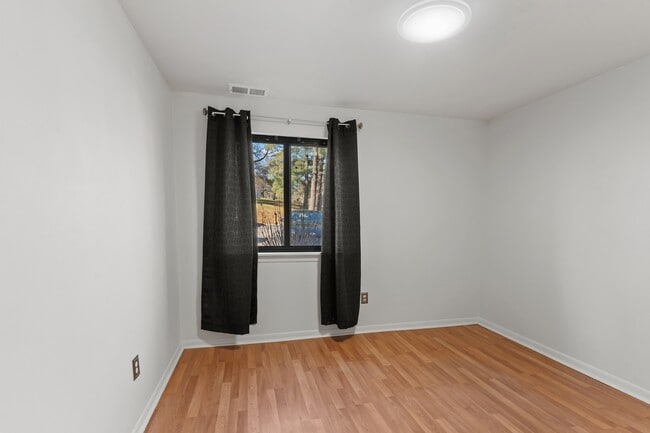 Building Photo - 6071 Majors Ln