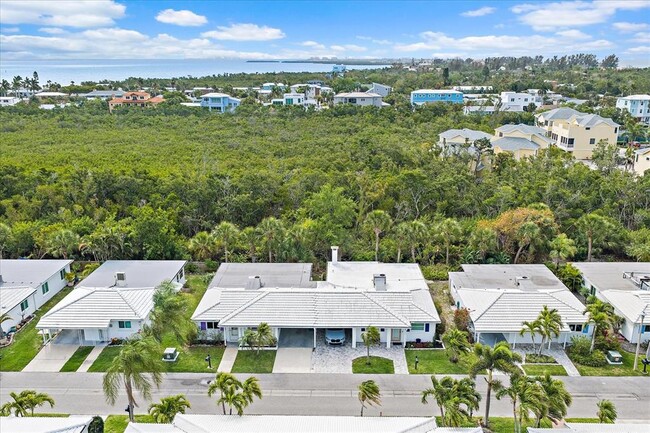 Building Photo - 730 Spanish Dr S