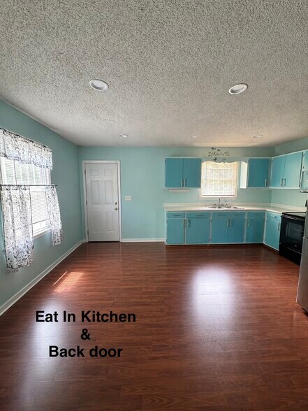 Dining/Kitchen - 1006 Tuscaloosa St