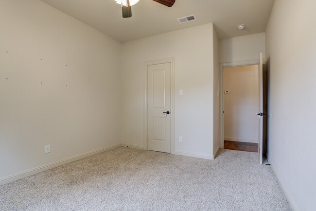 Building Photo - 803 Avenue S