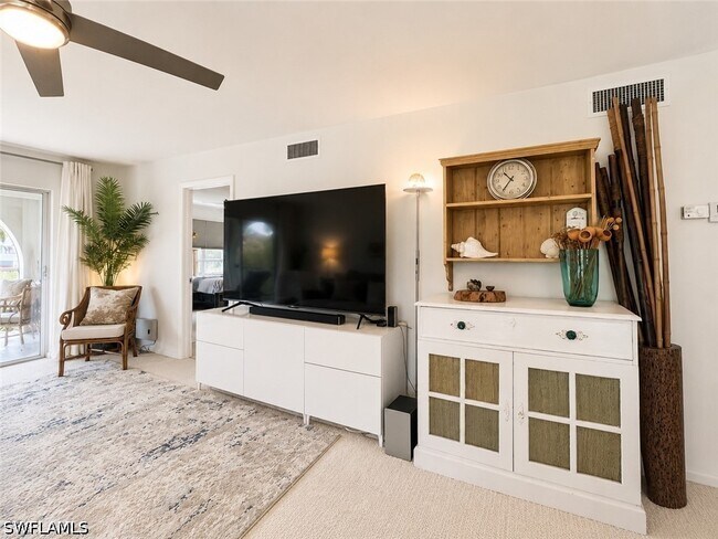 Building Photo - 1056 Forest Lakes Dr