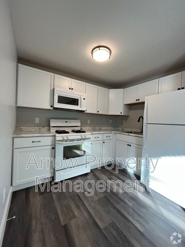 Building Photo - 877 N 26th St