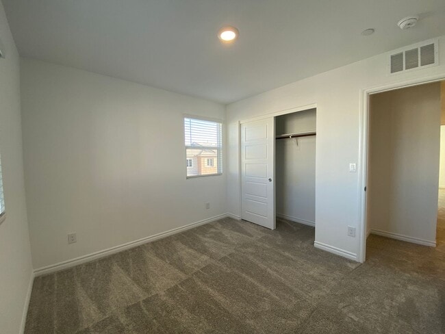 Building Photo - new build 4 bedroom house