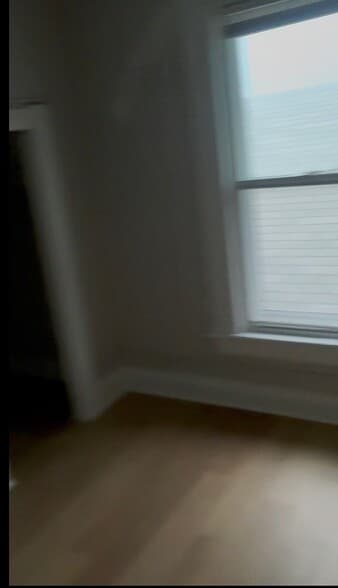 Building Photo - 1305 Mott Ave