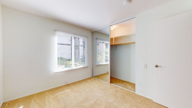 Building Photo - Beautiful Condo Available in Villa Moraga ...